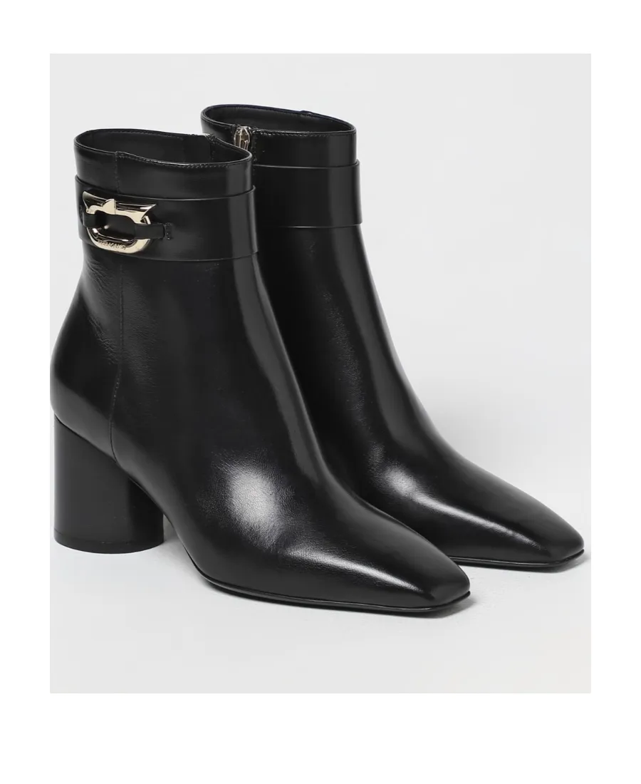Pointed Toe Buckle Boots