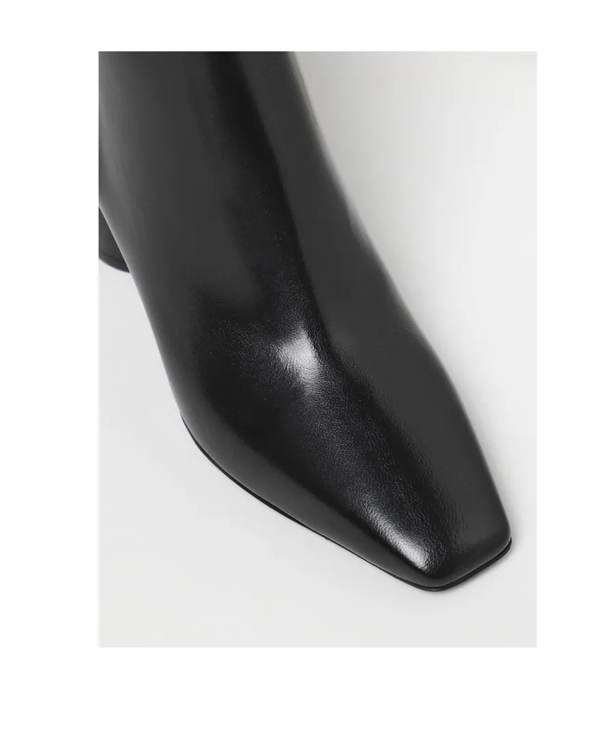 Pointed Toe Buckle Boots