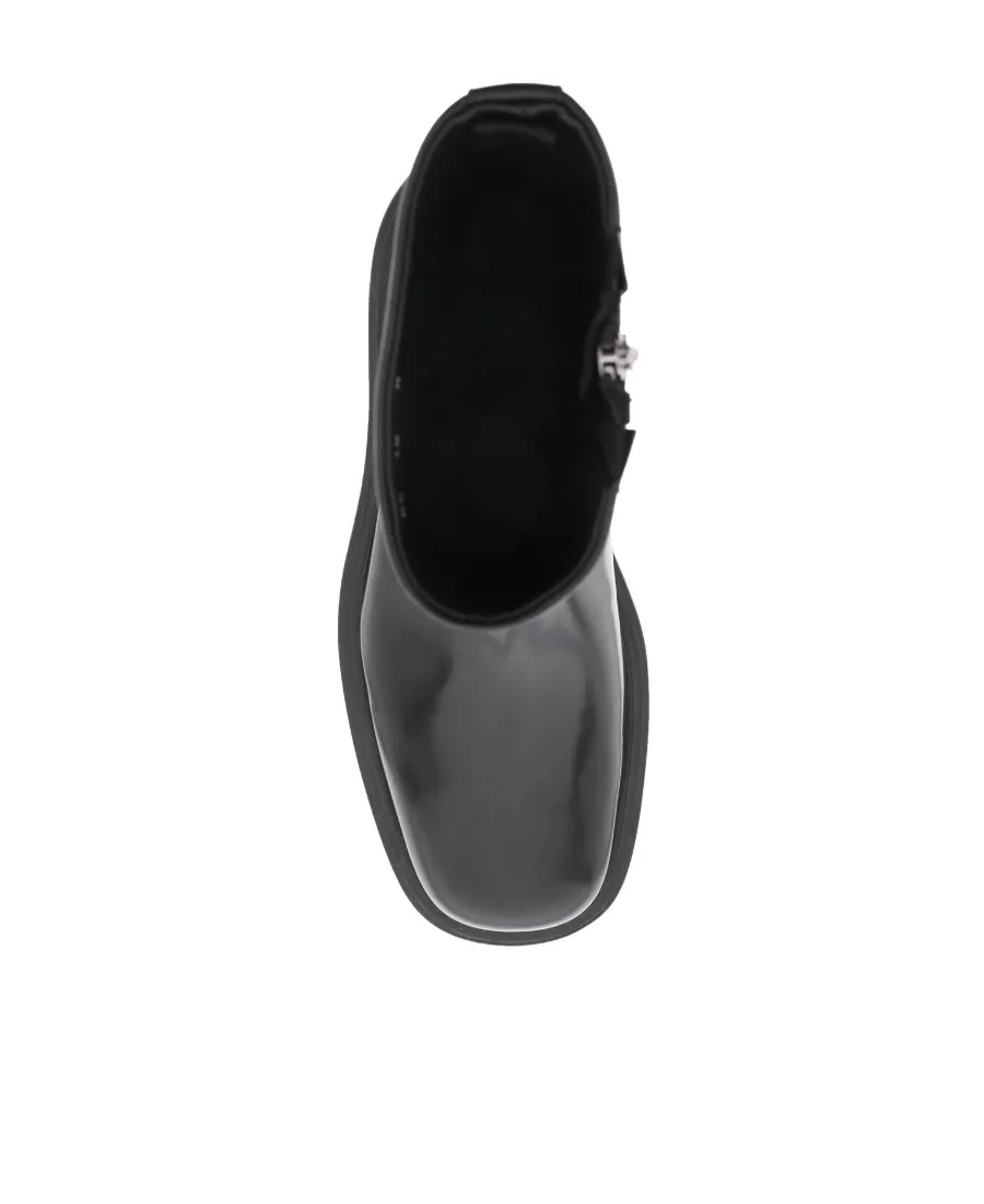 Formia Round-Toe Ankle Boots