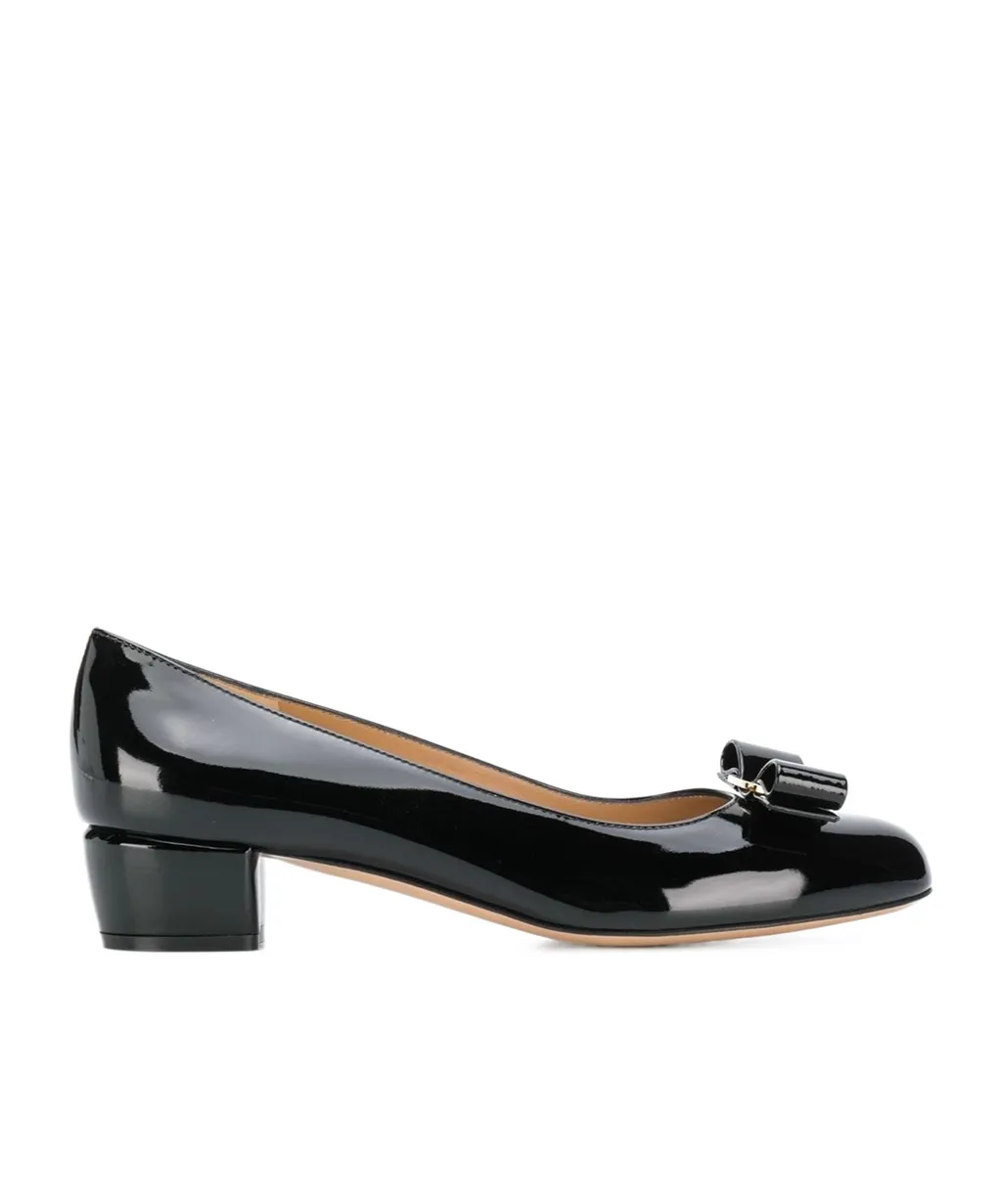 Vara Bow Detailed Pumps
