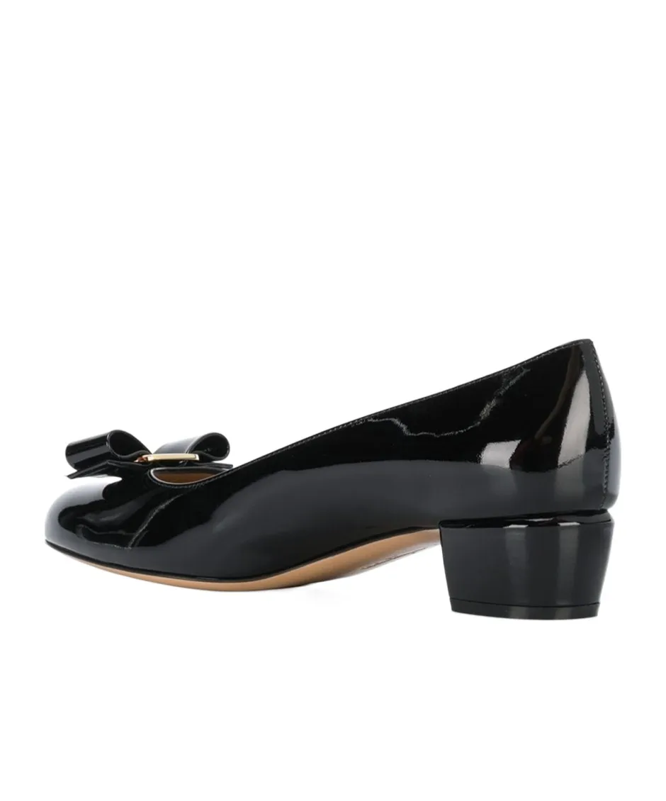 Vara Bow Detailed Pumps