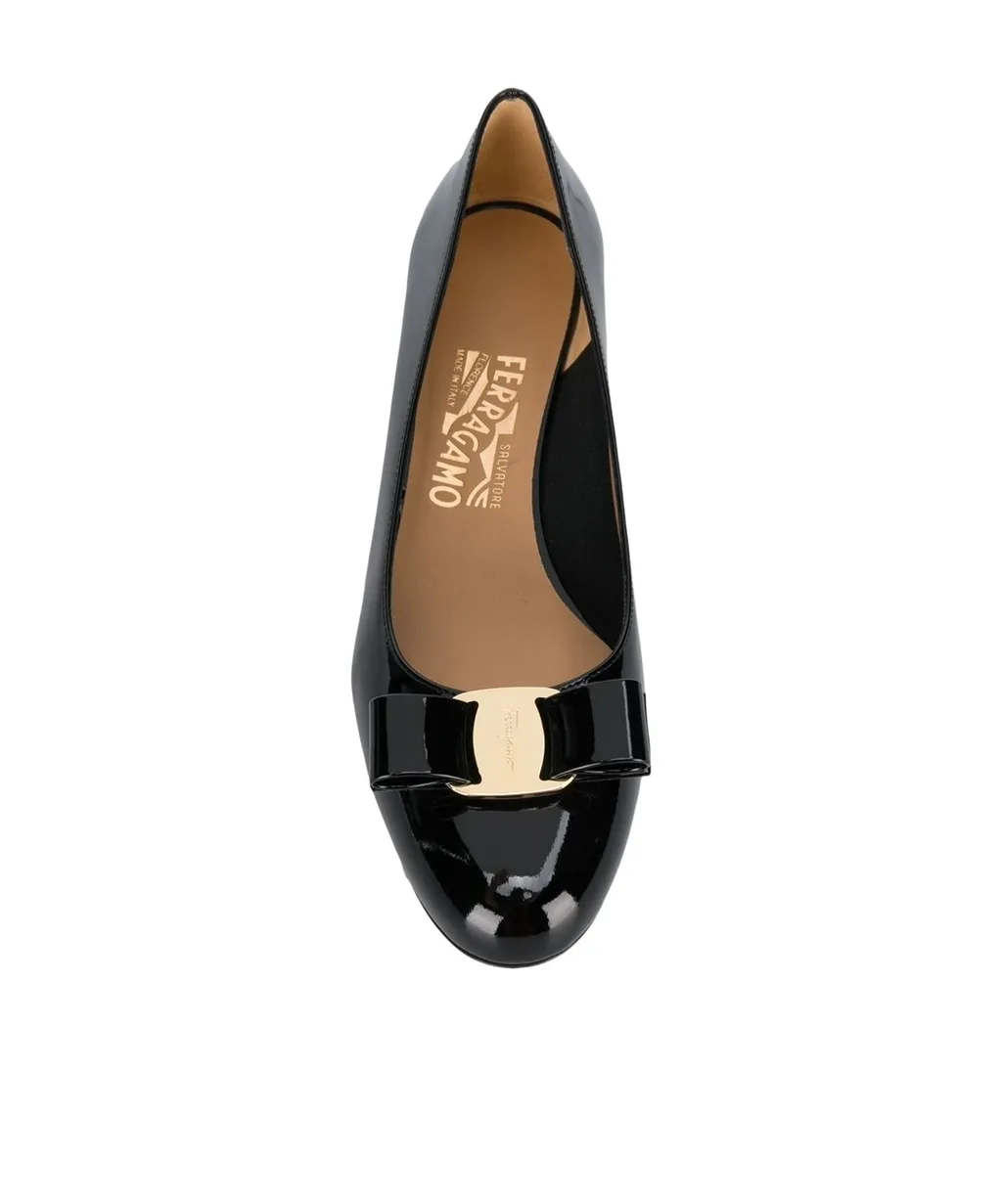 Vara Bow Detailed Pumps
