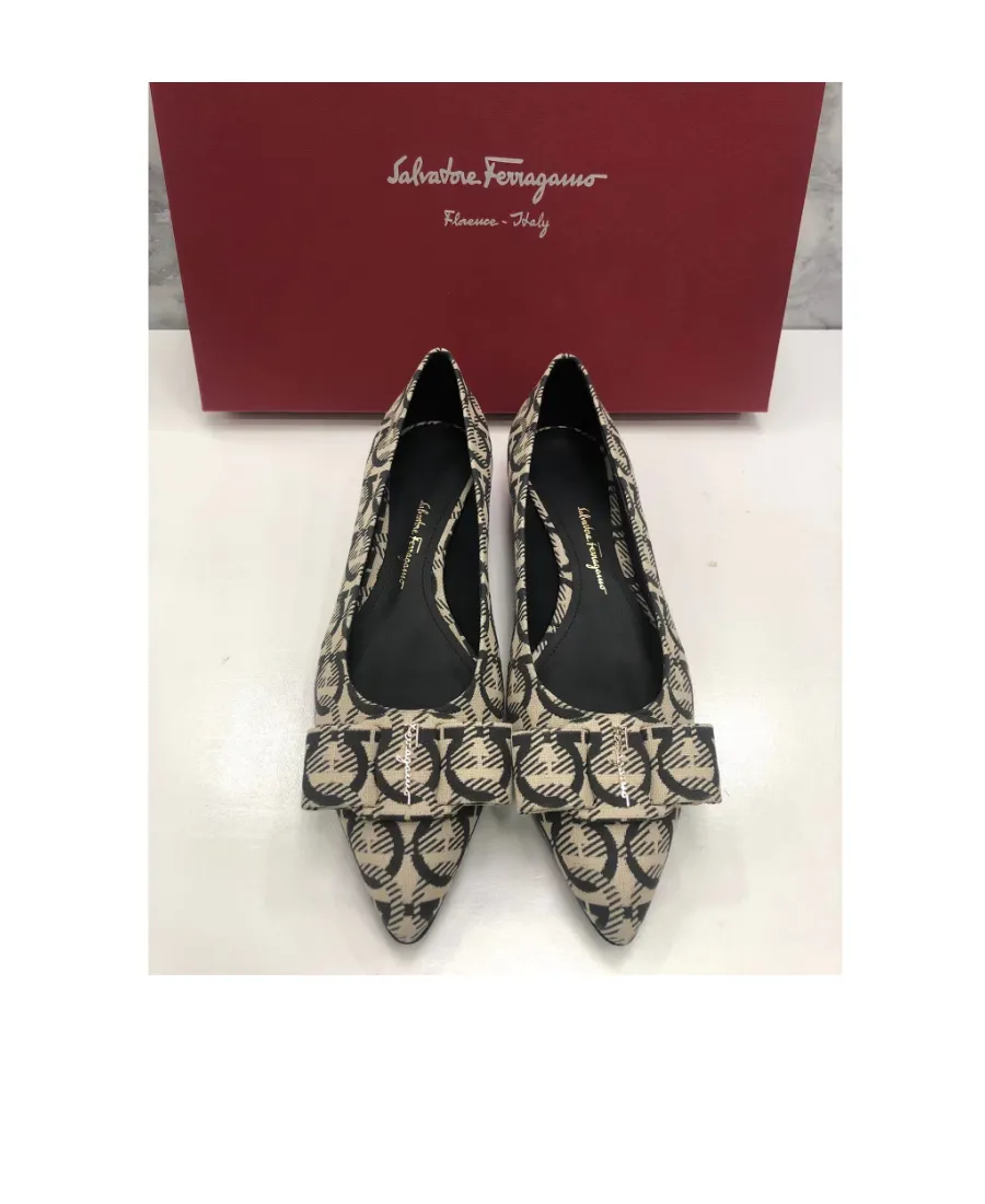 Pointed Flat Shoes, 1