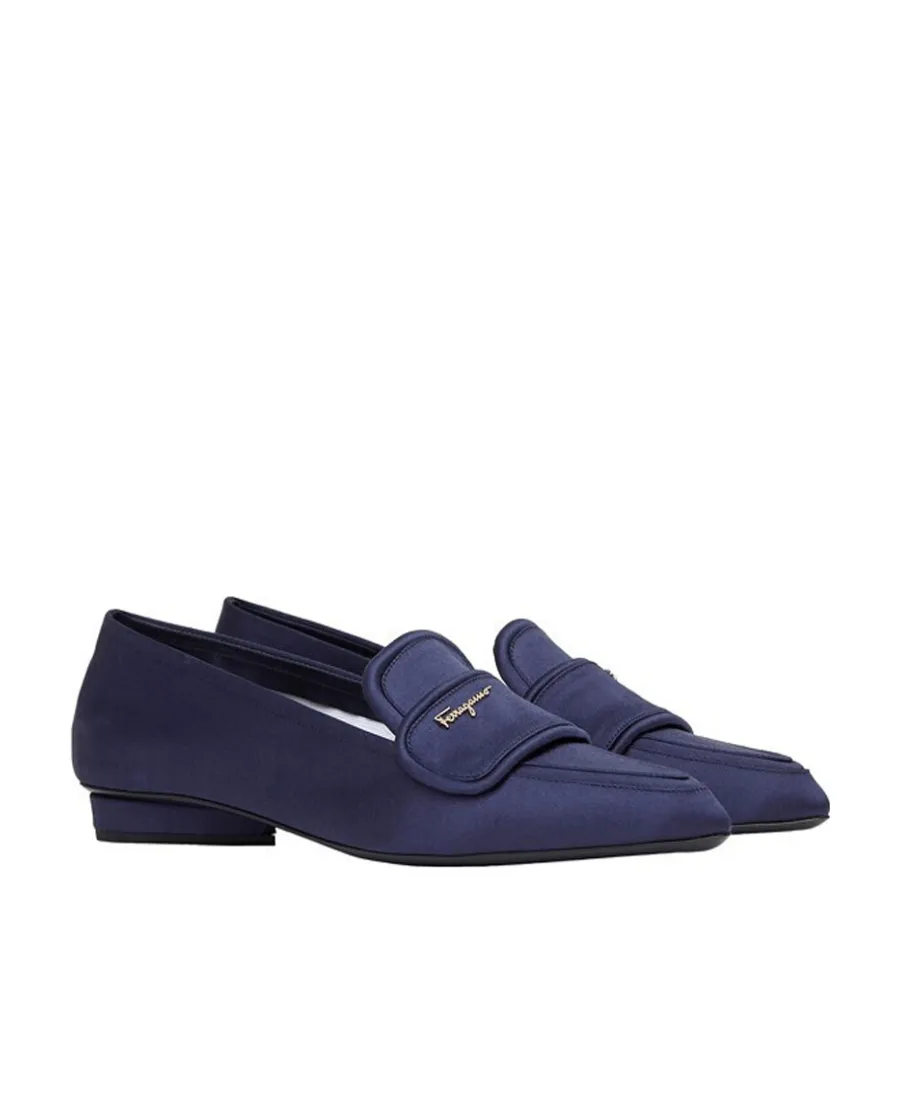 Logo Pointed Loafers