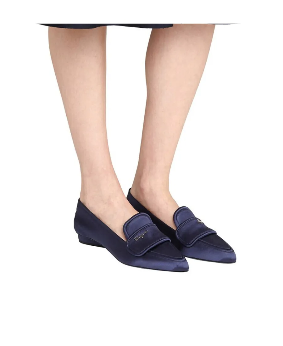 Logo Pointed Loafers