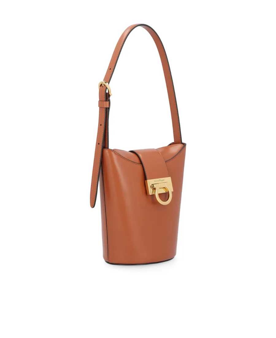 Trifolio Shoulder Bucket Bag
