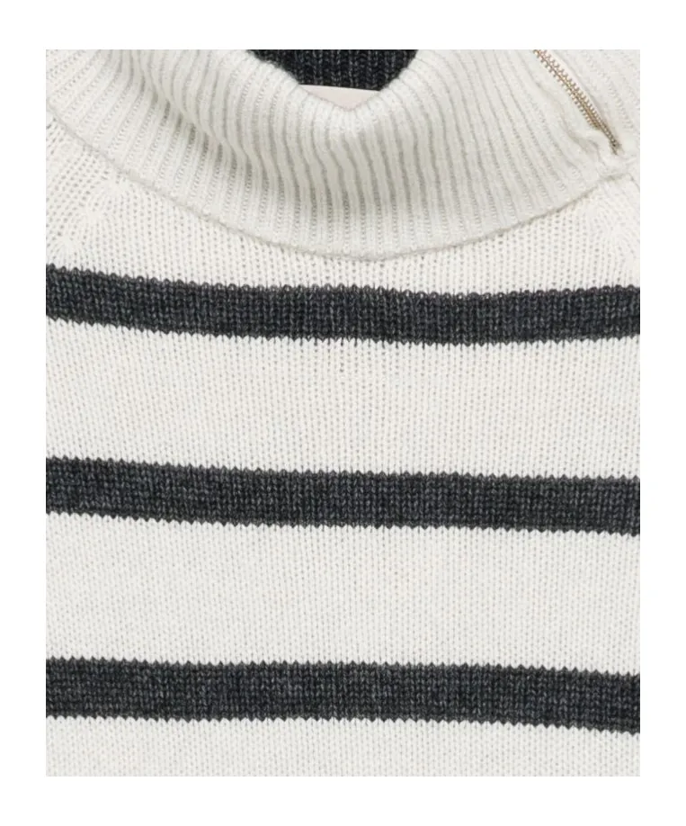 Turtleneck Long-Sleeved Sweater