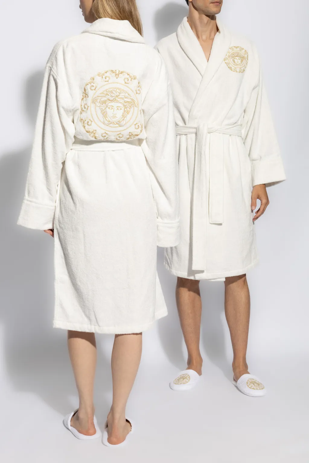 Long-Sleeved Bathrobe