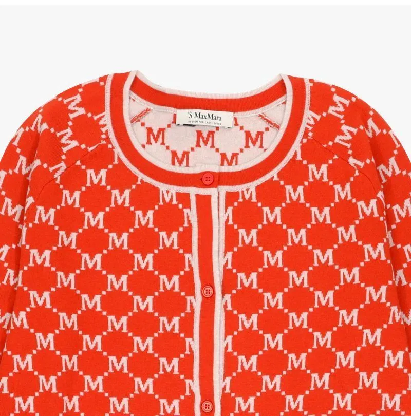 Long-Sleeved Knitwear