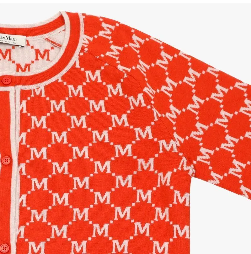 Long-Sleeved Knitwear