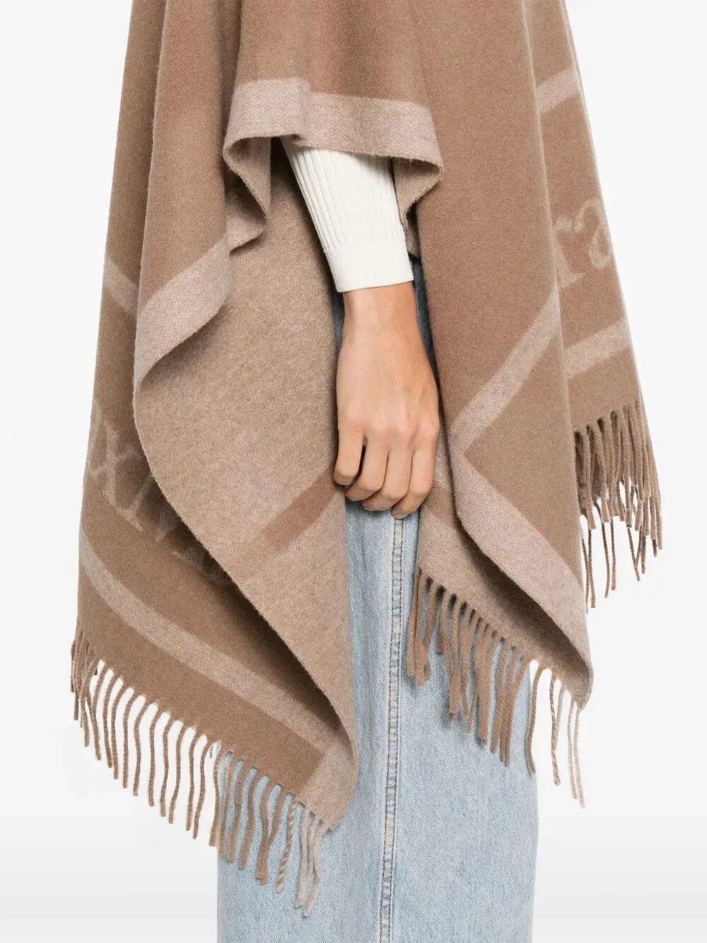 Hildestd Fringed Edge Cape
