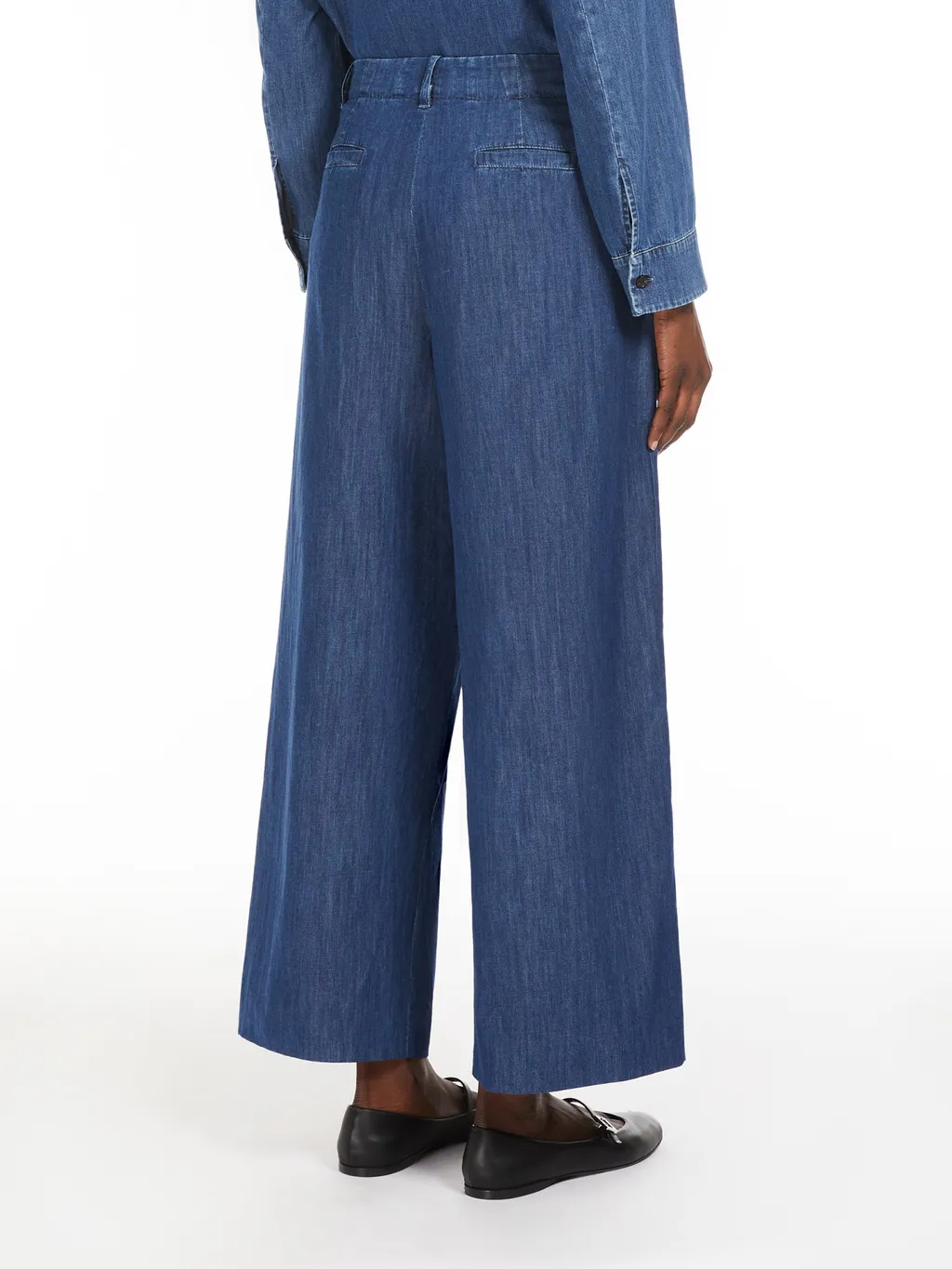 Pleat Detailed Wide Leg Jeans