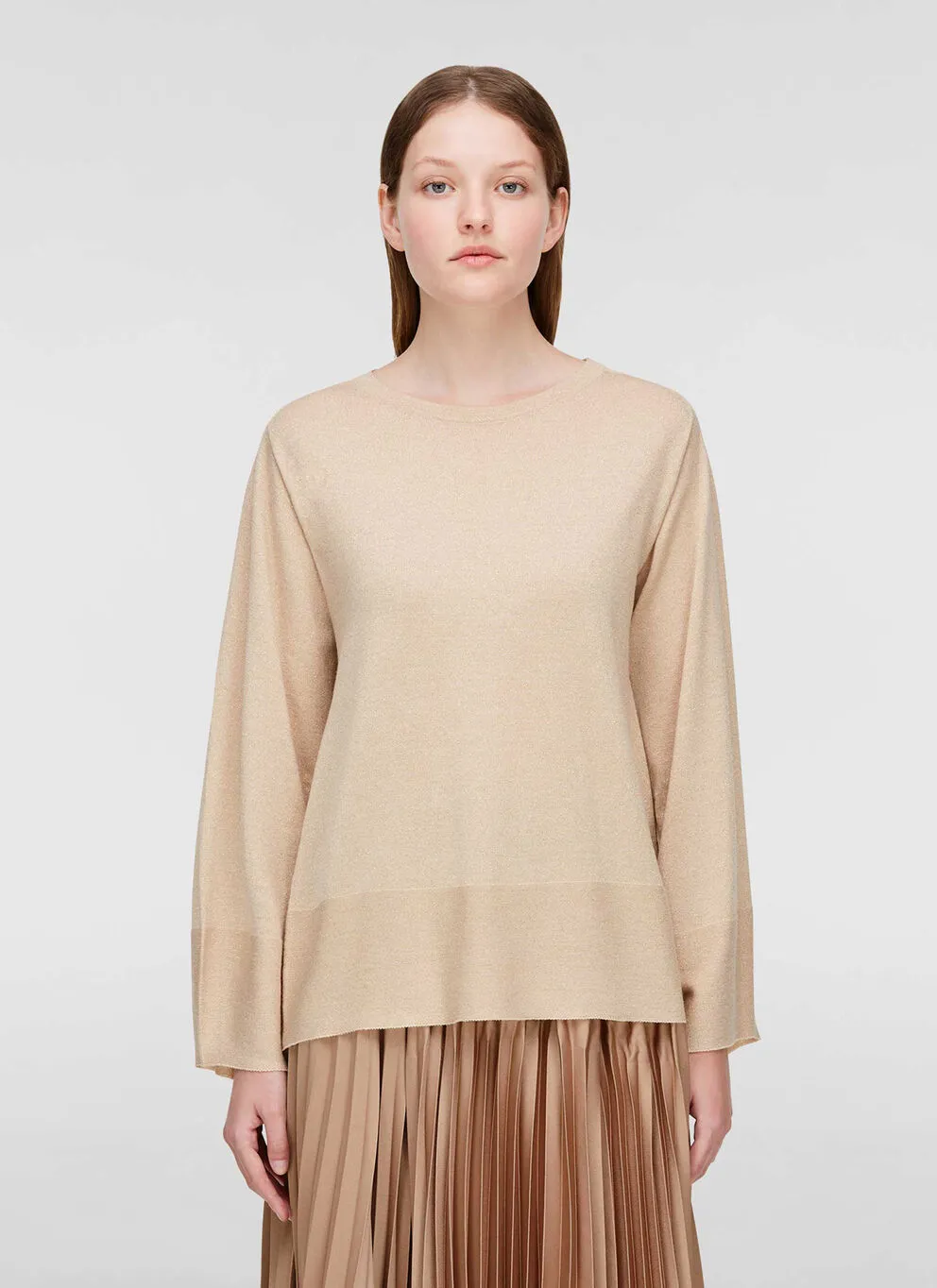 Round Neck And Long-Sleeved Sweater