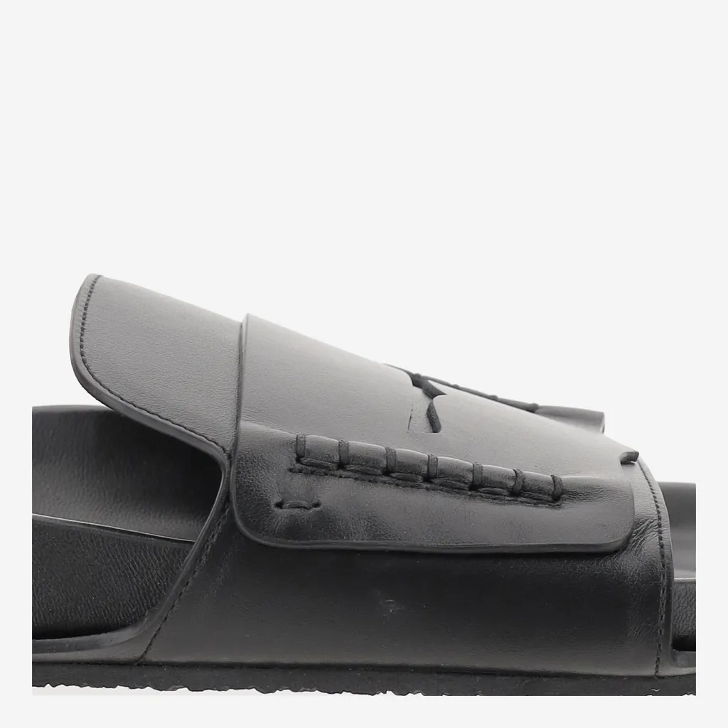 Round Toe Slippers