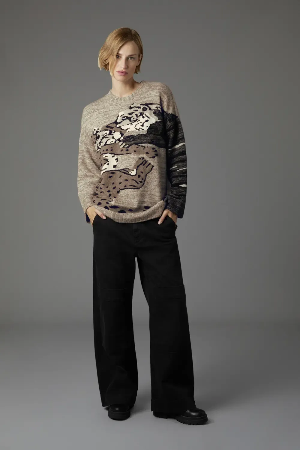 Low-Rise Wide-Leg Jeans