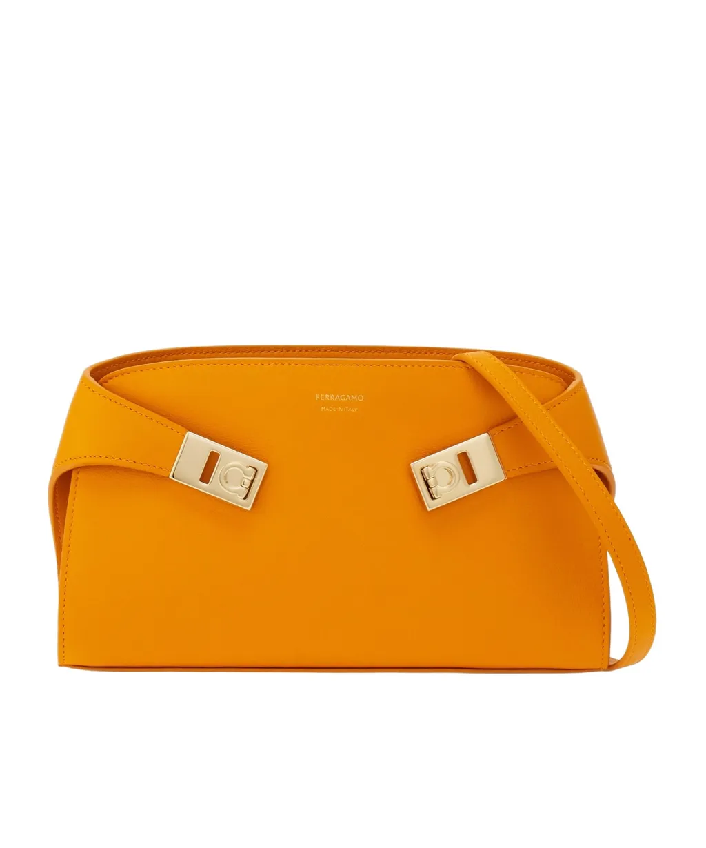 Hug Zipped Crossbody Bag