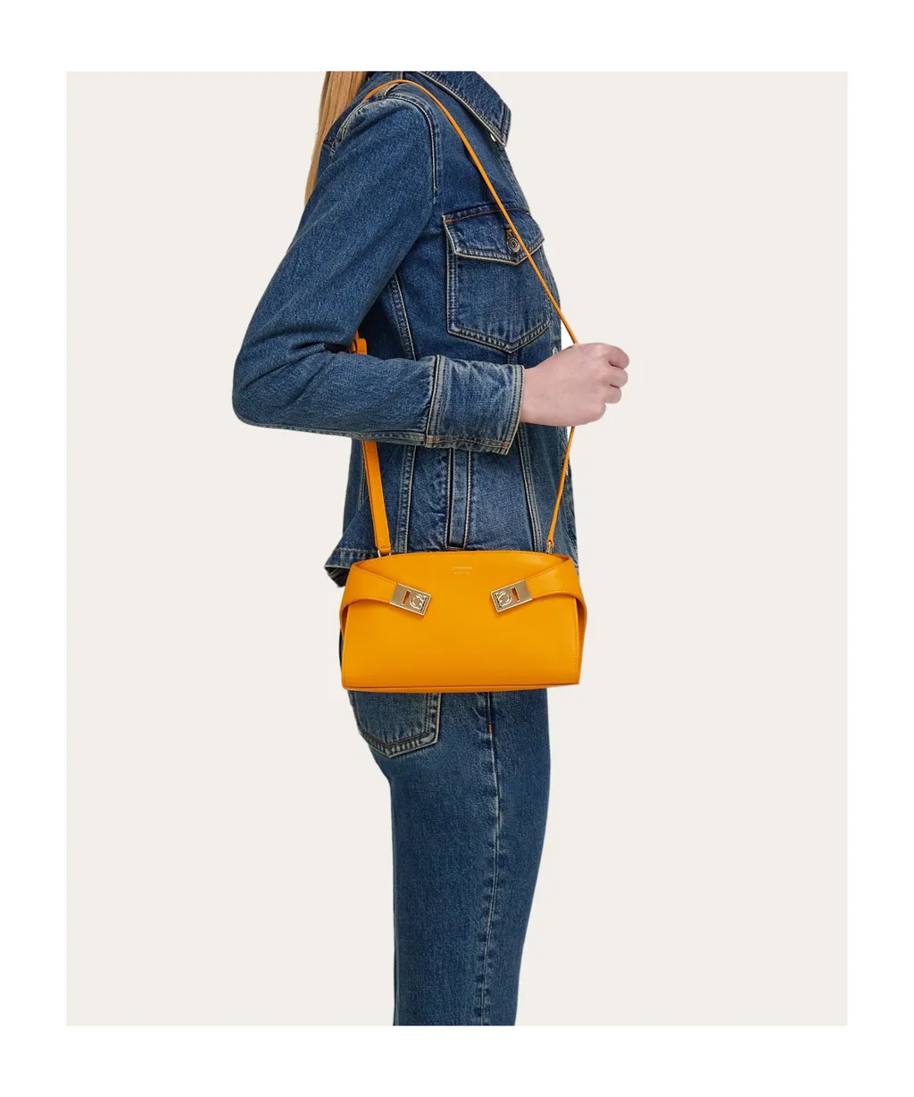 Hug Zipped Crossbody Bag