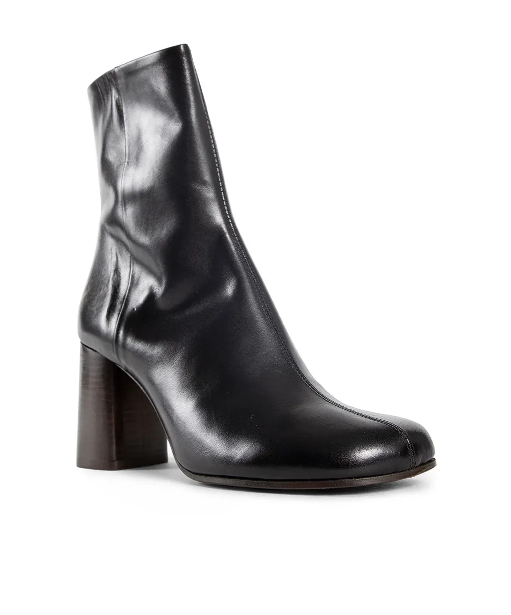 Anatomic Zipped Boots