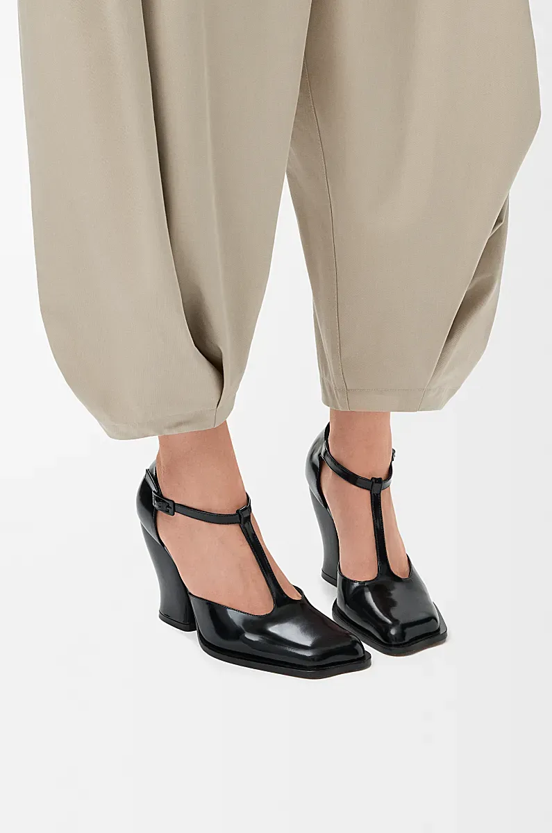 Onda T-Bar Chunky Heel Pumps