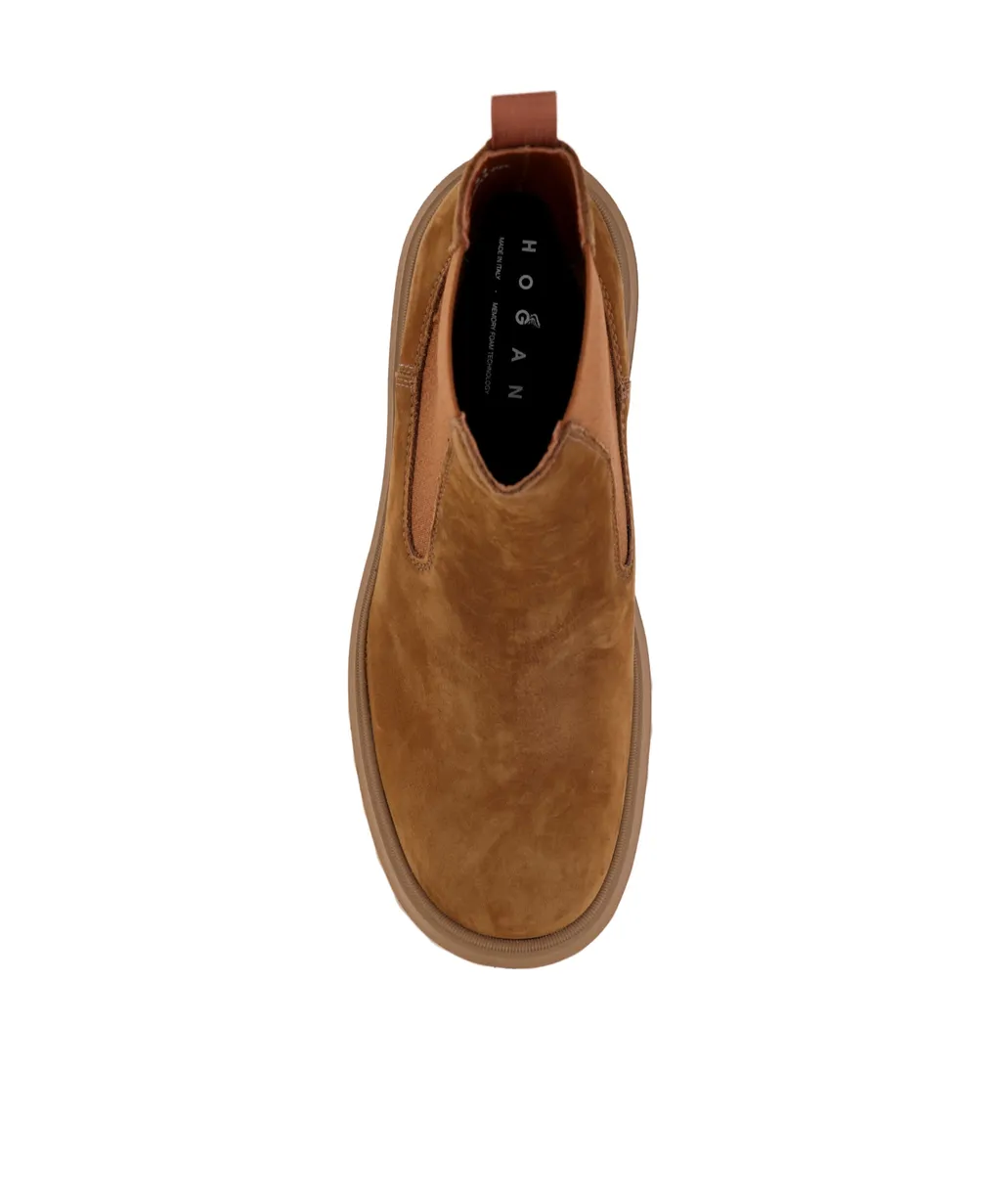 Elastic-Panel Platform Boots