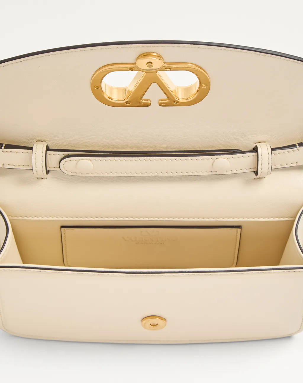 Garavani Vain Small Clutch Bag