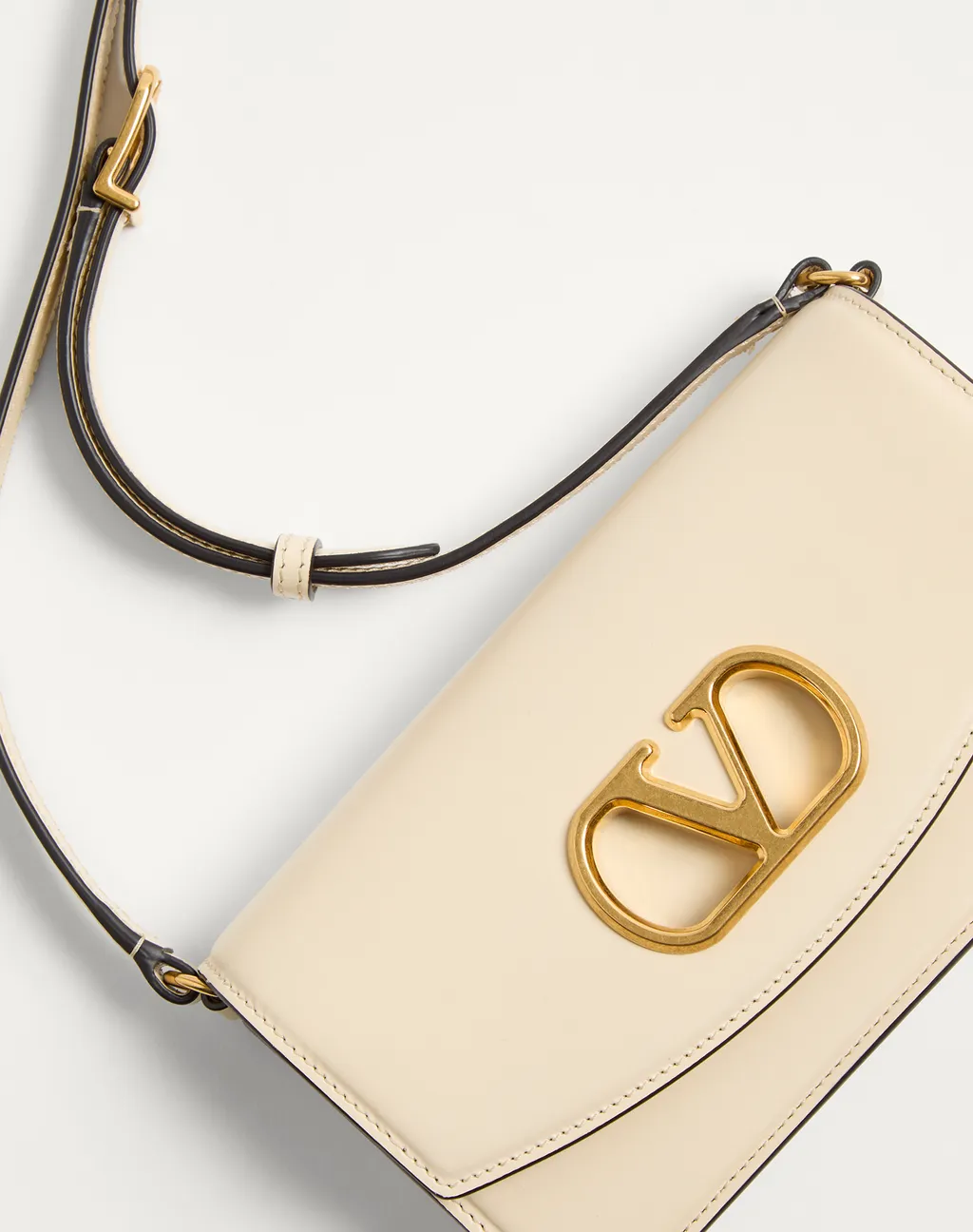 Garavani Vain Small Clutch Bag