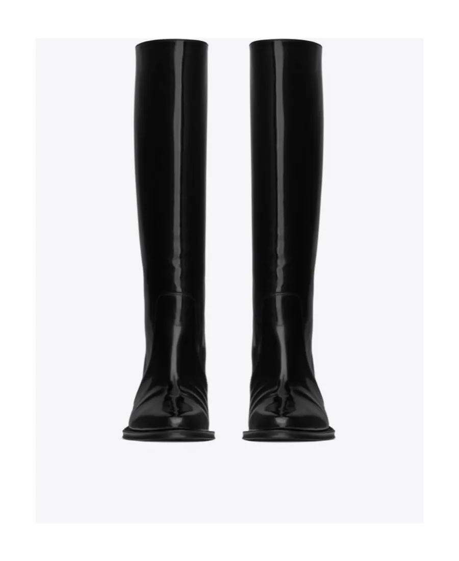 Hunt Round Toe Boots