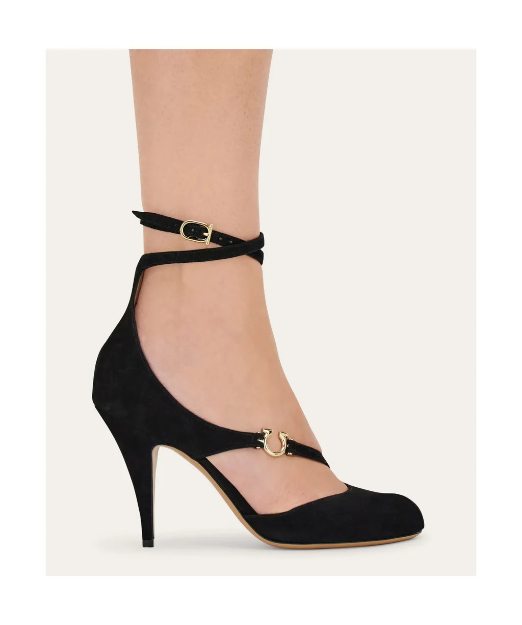 Peep-Toe Pump With Gancini Detail