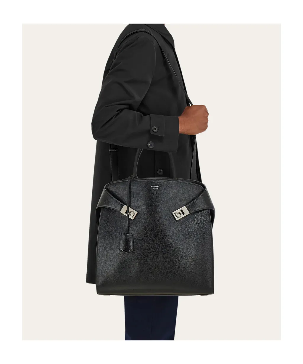 Hug Tote Bag