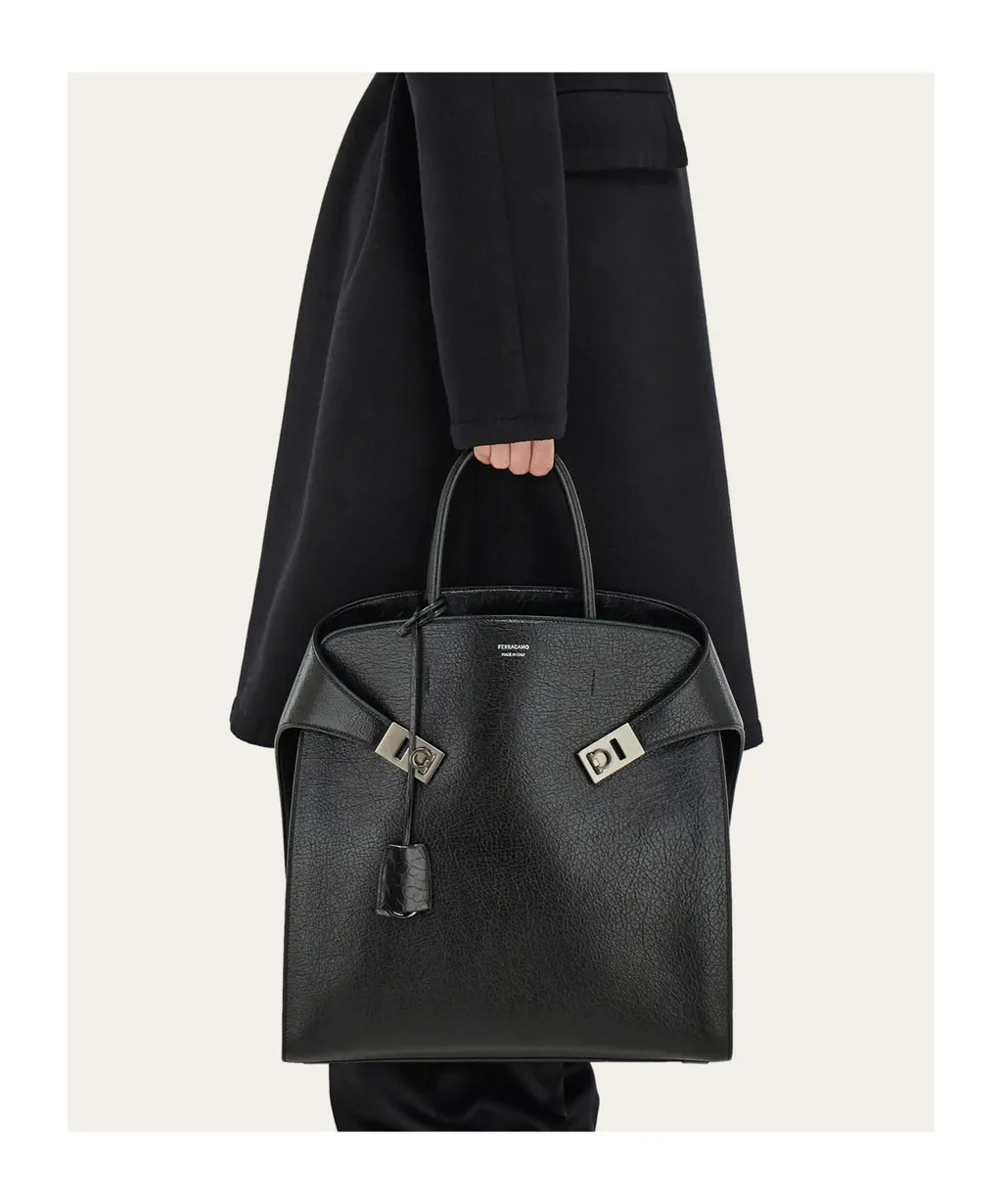 Hug Tote Bag
