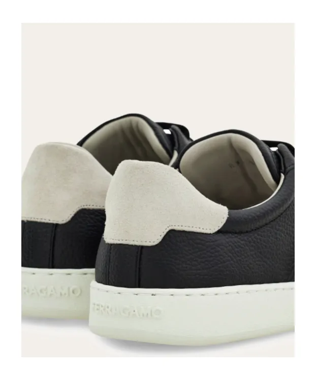 Low-Top Sneaker