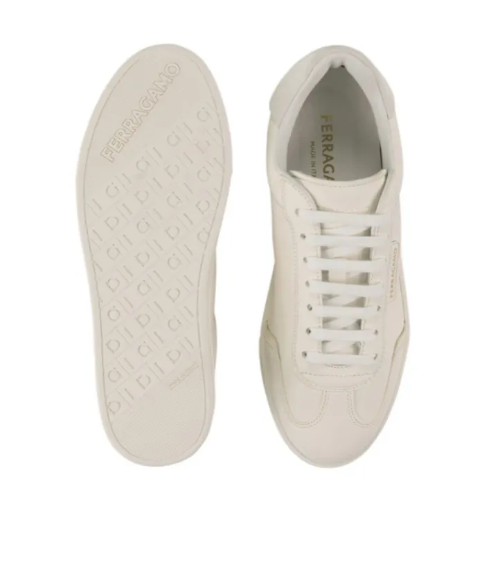 Low-Top Sneaker