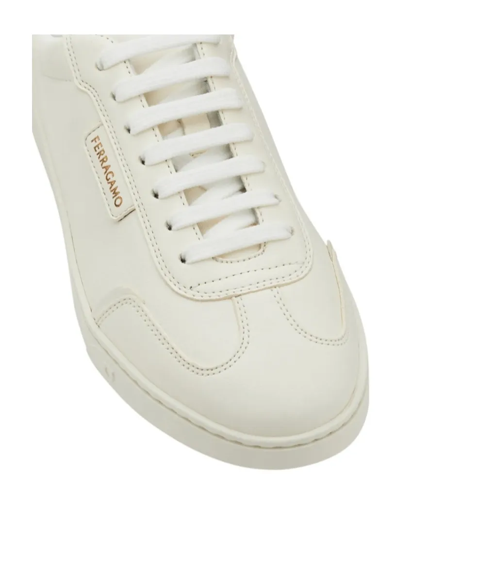 Low-Top Sneaker