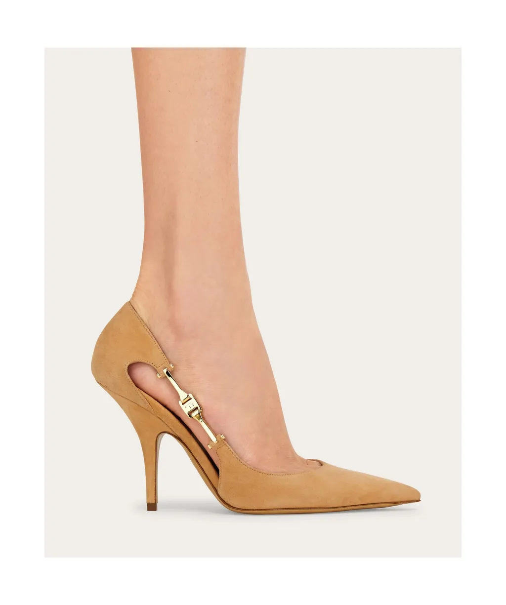 F Buckle Pump