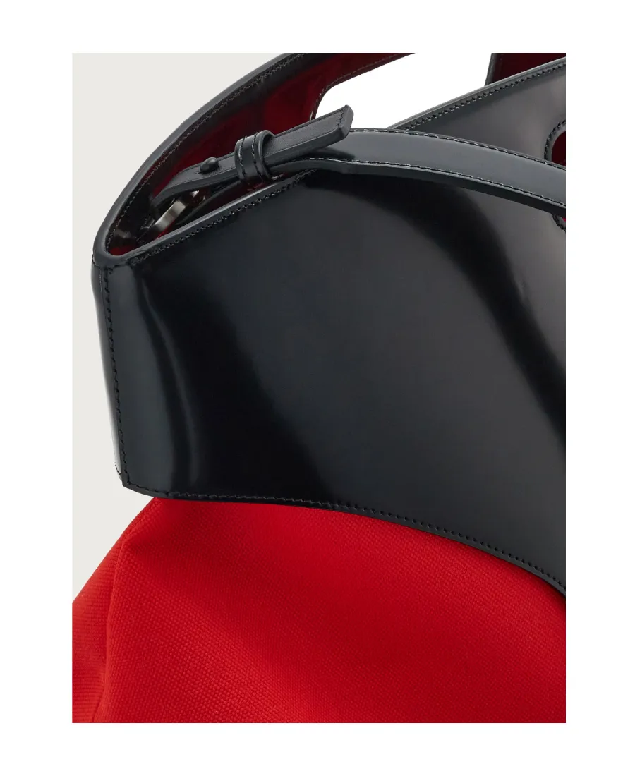 Hollowed-Out Detail Shoulder Bag