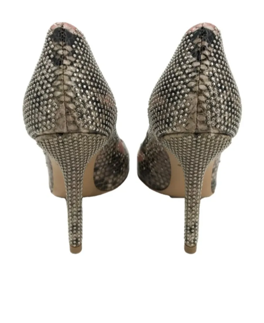 Logo Details Heels