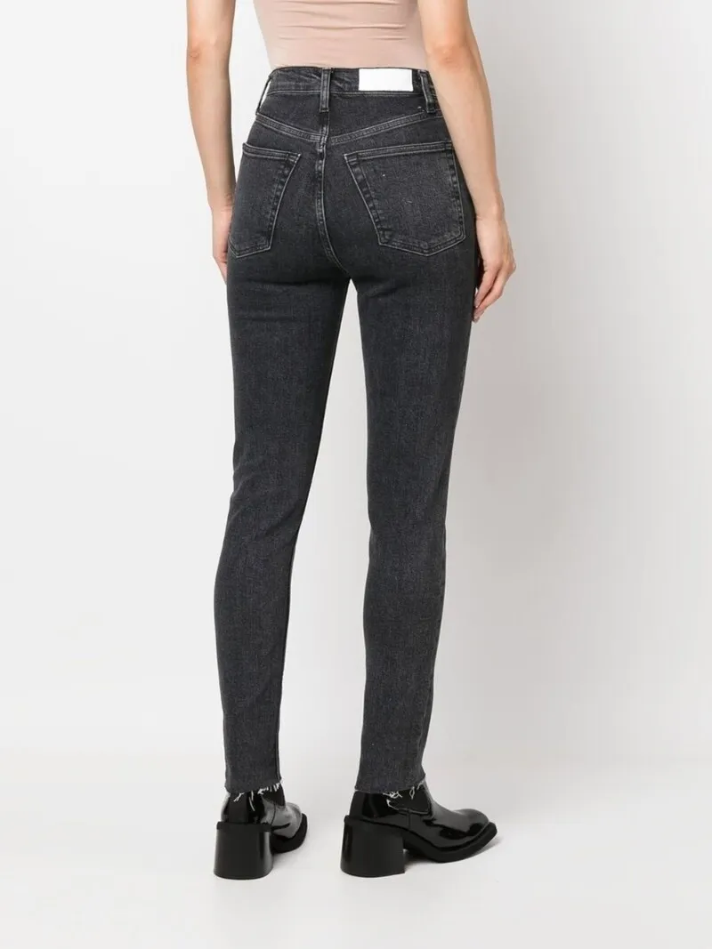 Straight Jeans