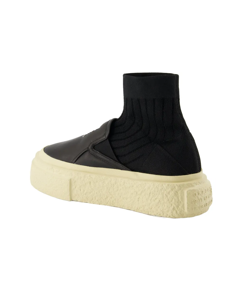 8 Ax Logo Patch Sneakers