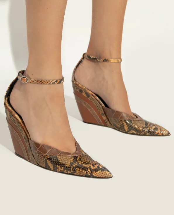 Pointed-Toe Wedge With Mixed Animal Print