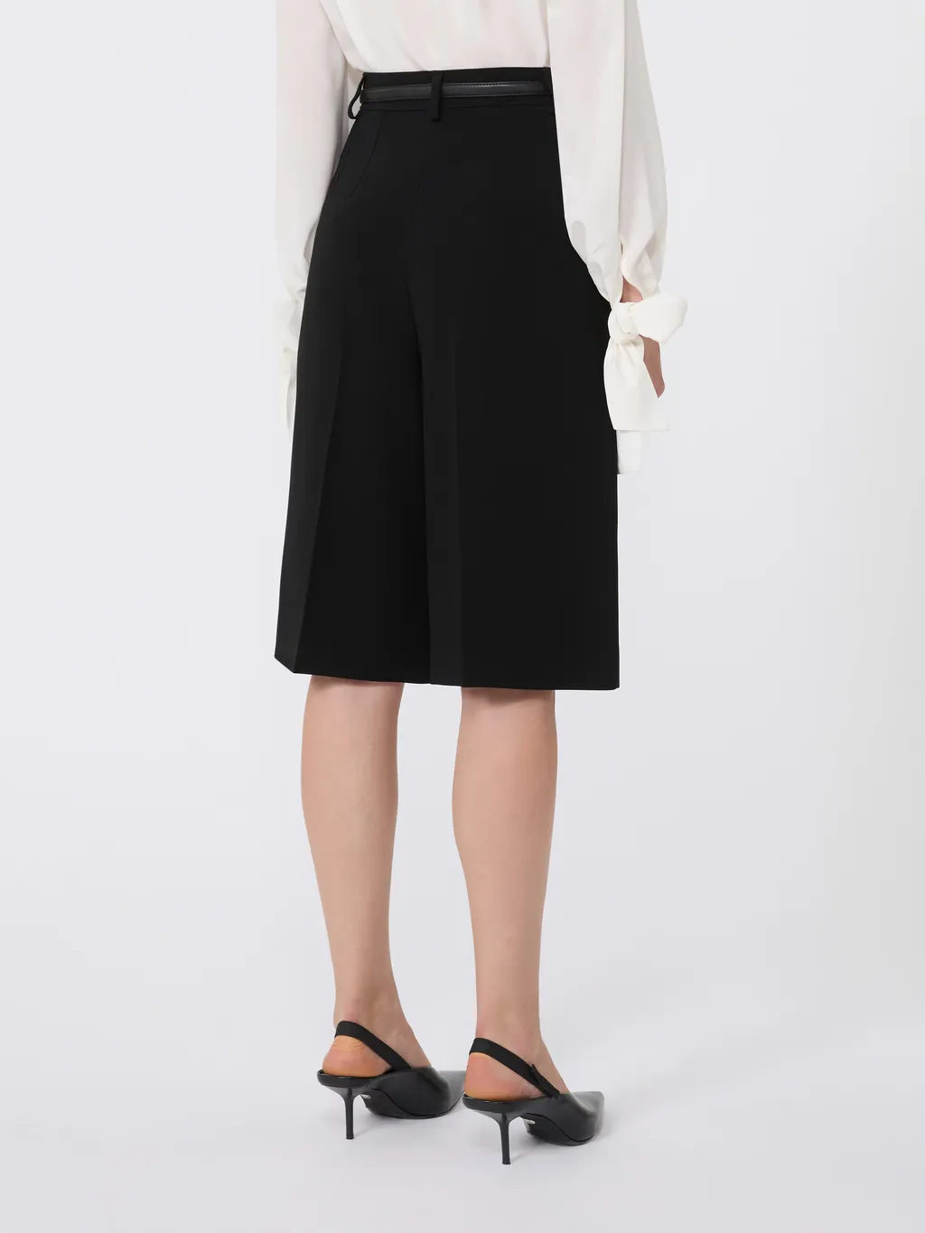 Boero Belted Pleated Shorts