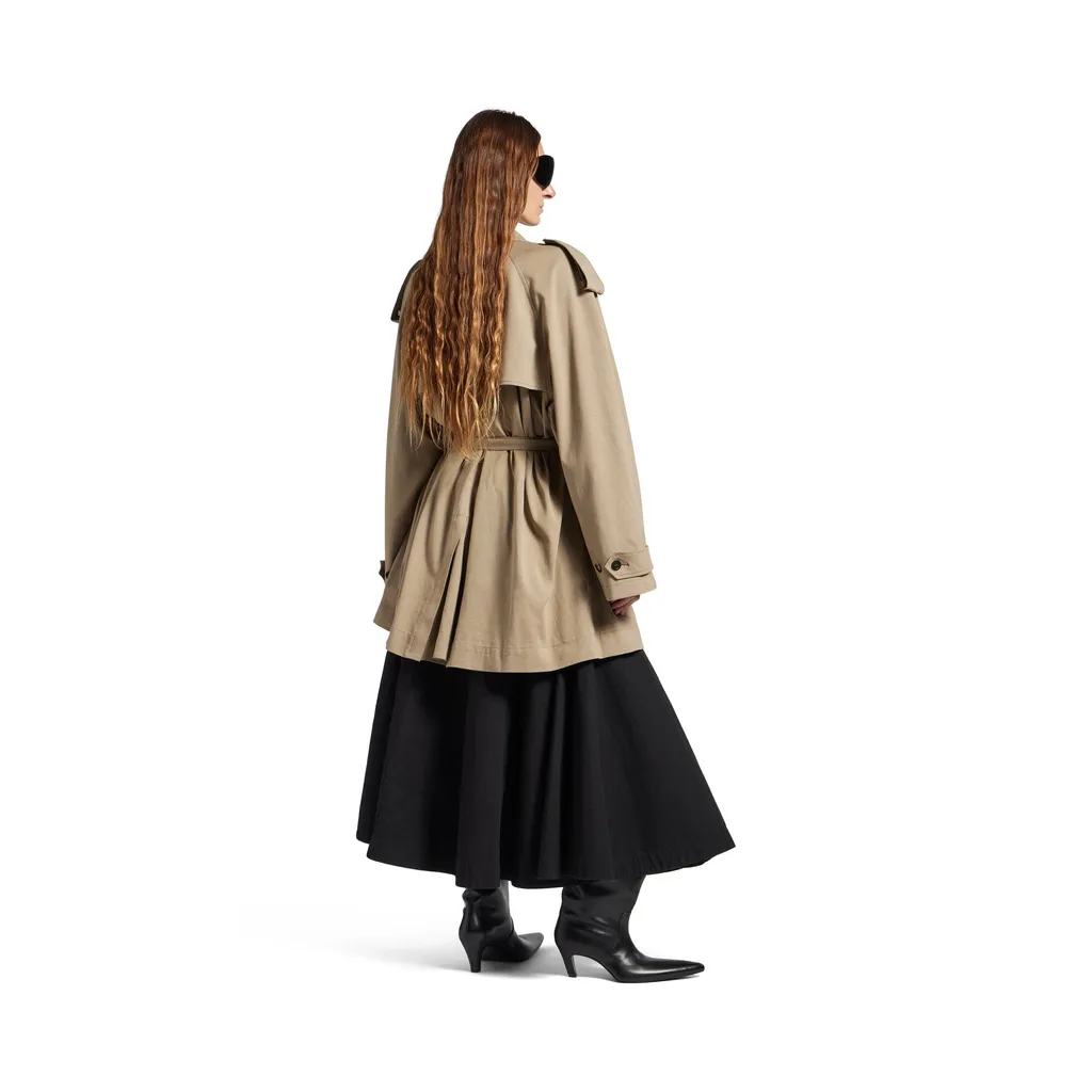 Cropped Light Trench