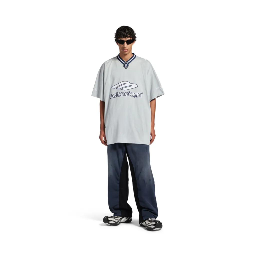 3B Football V-Neck T-Shirt Oversized