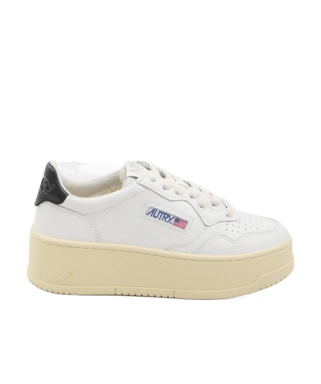 Medalist Logo Embroidered Platform Sneakers
