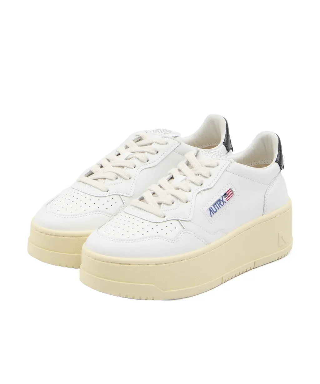 Medalist Logo Embroidered Platform Sneakers