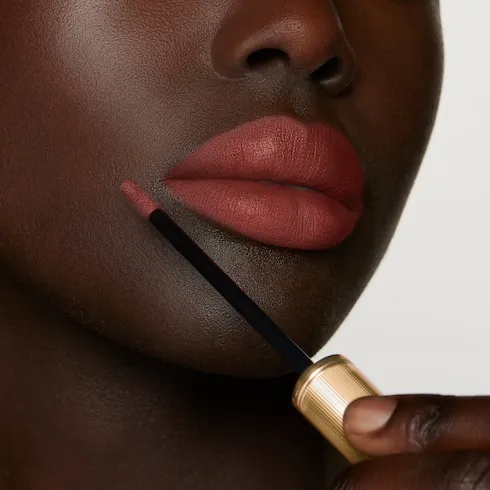 203 Mildred Rosewood Rouge à LÈVres Liquide Mat Lipstick