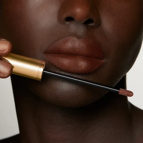 124 Emilie Brown Rouge à LÈVres Liquide Mat Lipstick