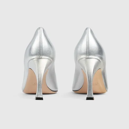 Pump With Crystal Interlocking G