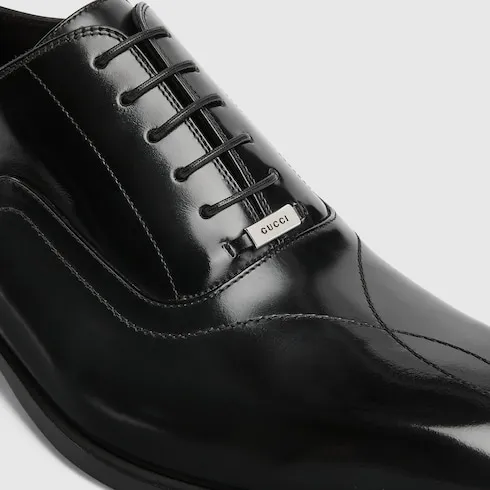 Lace-Up Shoe With Topstitch