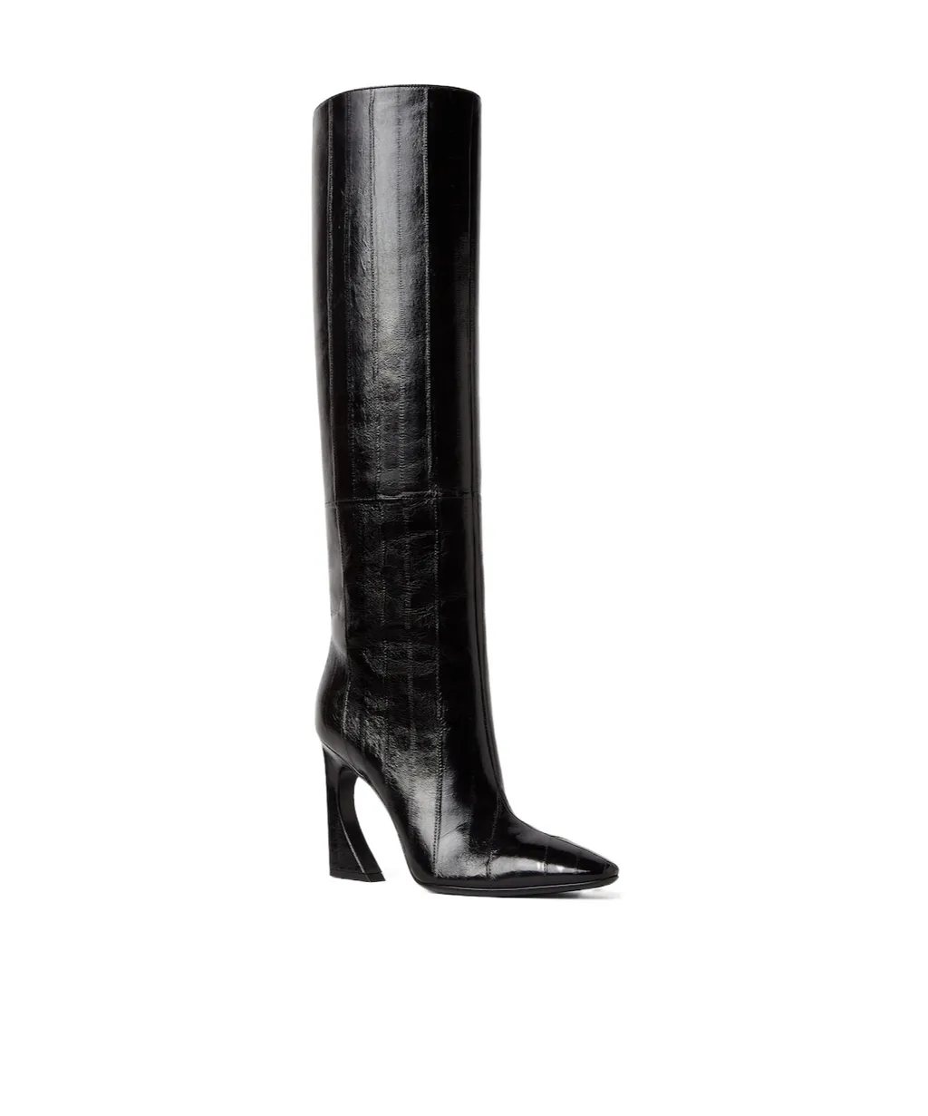 Arco Pointed-Toe Tubular Boots