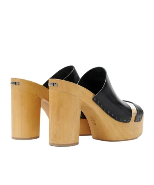 Hyun Clogs